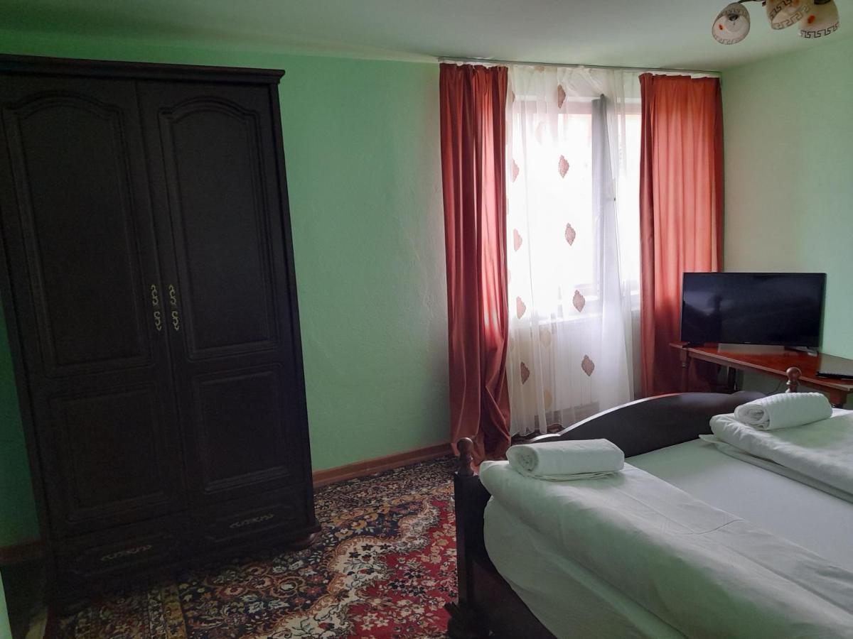Casa Miki Hotel Haţeg Buitenkant foto
