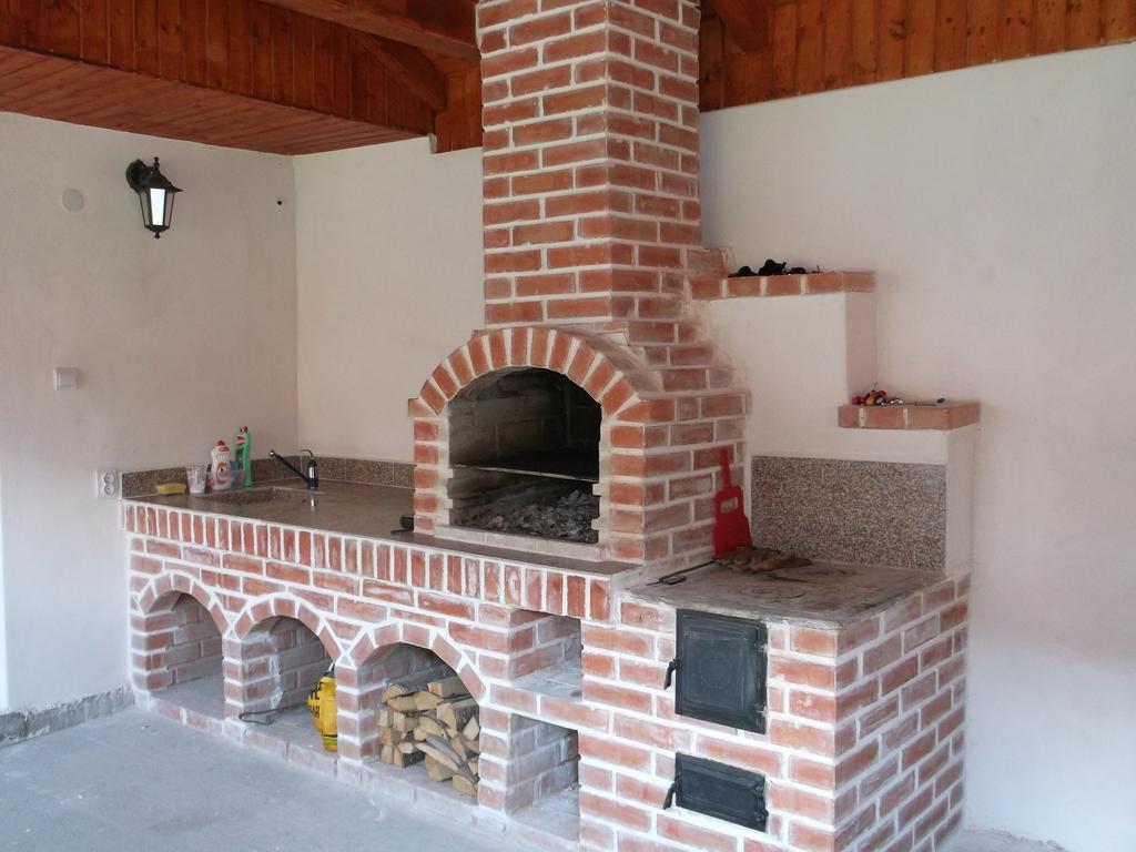Casa Miki Hotel Haţeg Buitenkant foto