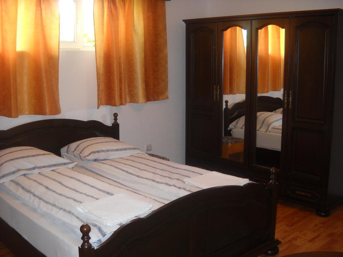 Casa Miki Hotel Haţeg Buitenkant foto