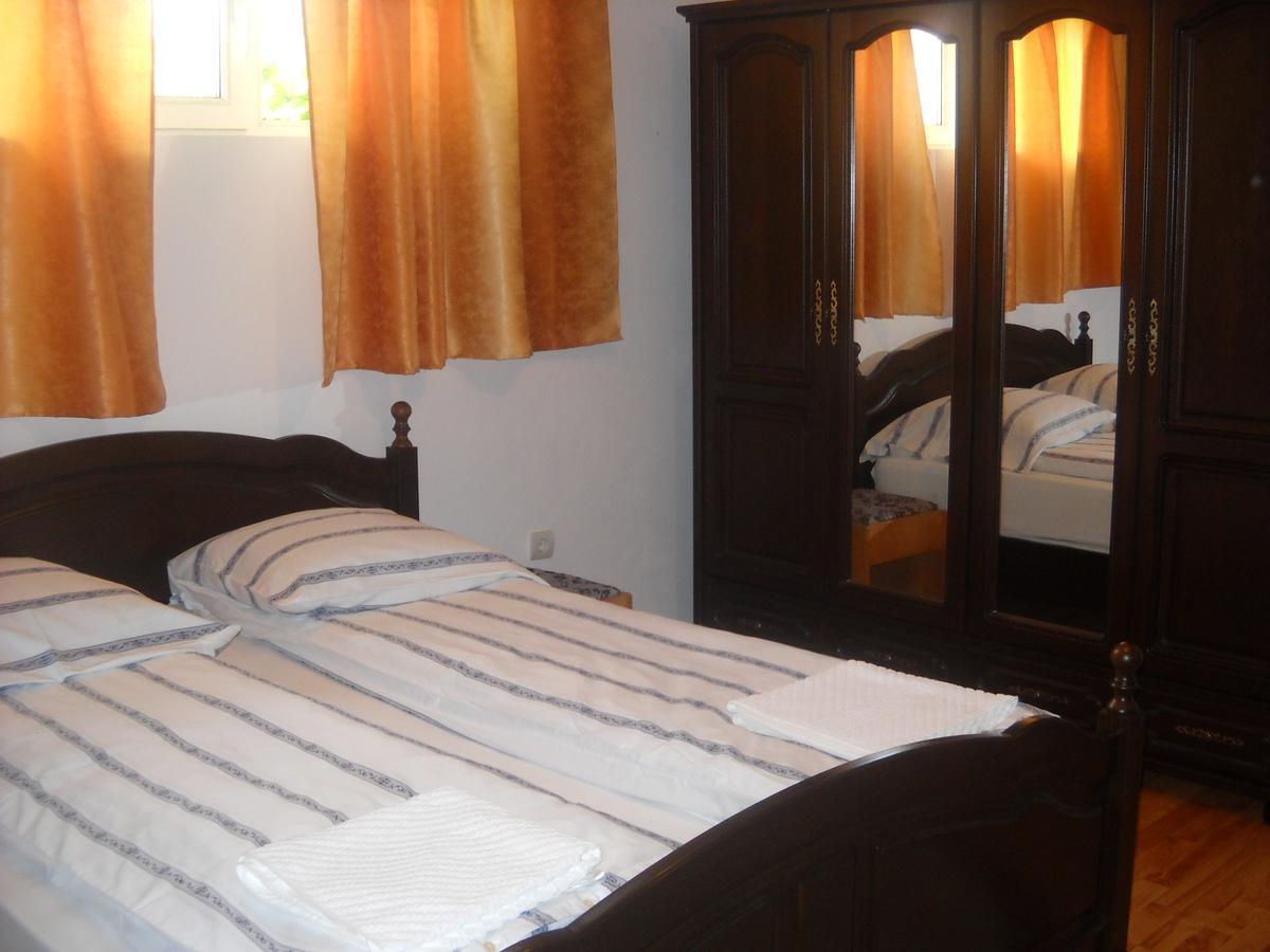 Casa Miki Hotel Haţeg Buitenkant foto